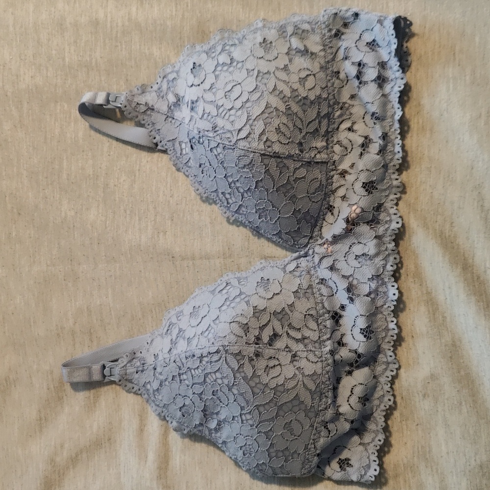 Breastfeeding bra